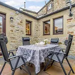 Holiday home Lindale