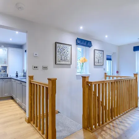 Holiday home Lindale